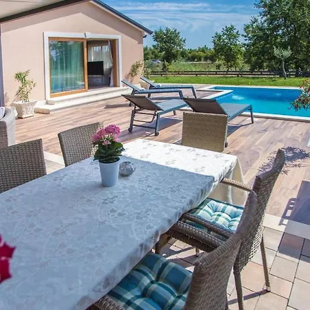 Mihaela Deluxe Holiday home *